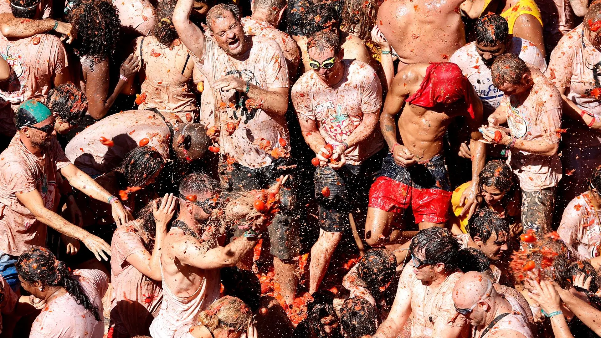 Vuelve la Tomatina de Buñol: todo lo que debes saber de su fiesta más esperada