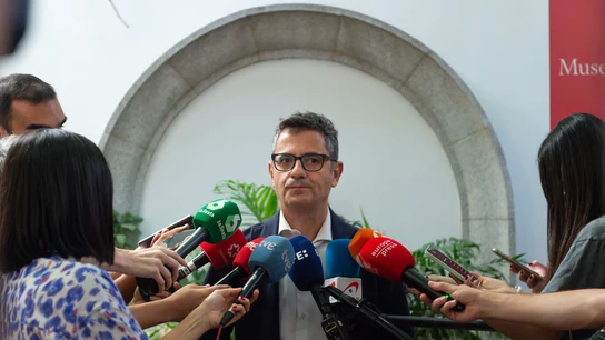 Bolaños pide a Feijóo que recapacite en sus críticas y asegura que el Gobierno estará "encantado" de debatir" con él Bolaños pide a Feijóo que recapacite en sus críticas y asegura que el Gobierno estará "encantado" de debatir" con él