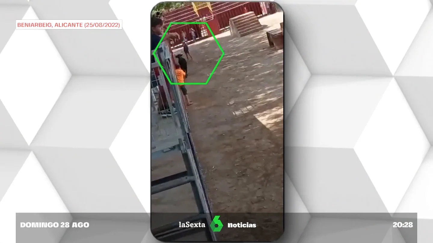Herido grave un joven de 19 años tras sufrir una cornada en las fiestas de Albelda, La Rioja Herido grave un joven de 19 años tras sufrir una cornada en las fiestas de Albelda, La Rioja