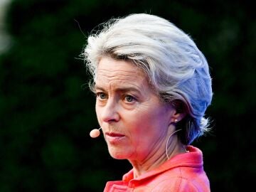 Von der Leyen travels to the United Kingdom in search of a solution for Northern Ireland