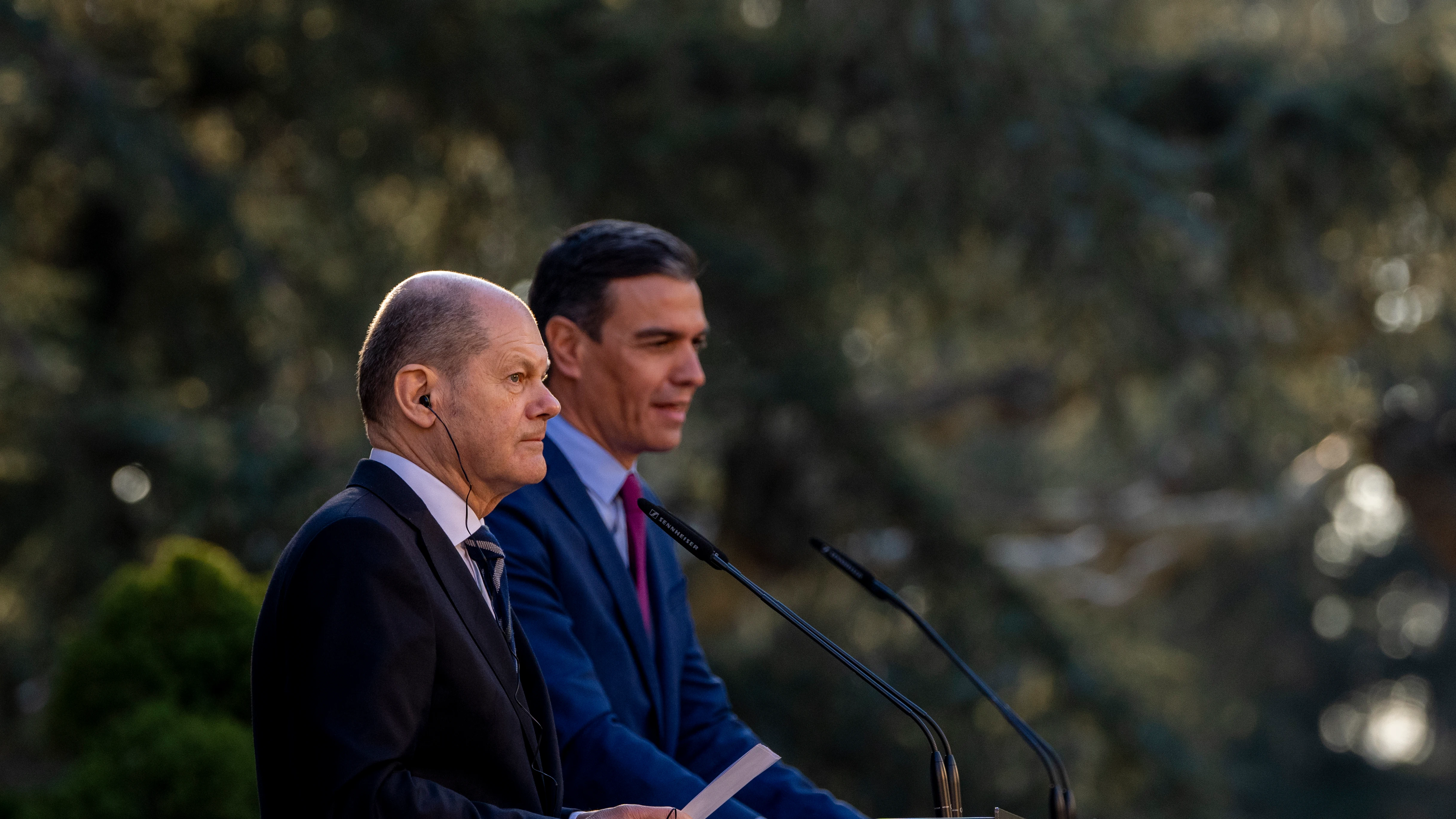 El canciller alemán, Olaf Scholz, y el presidente del Gobierno, Pedro Sánchez.