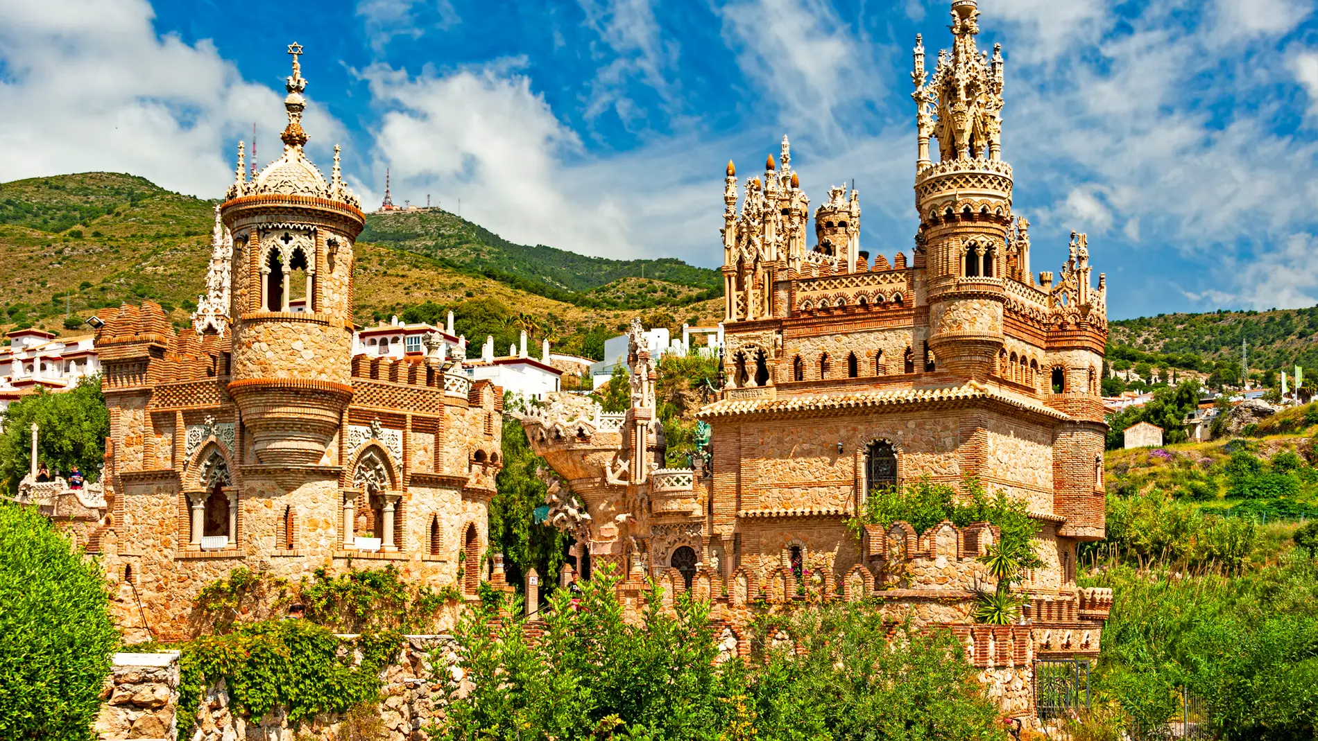 La iglesia católica más pequeña del mundo se encuentra dentro de un  castillo en Málaga