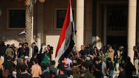 Graves disturbios en Irak: 22 muertos y más de 250 heridos tras la renuncia del clérigo chií Muqtada al Sadr Graves disturbios en Irak: 22 muertos y más de 250 heridos tras la renuncia del clérigo chií Muqtada al Sadr