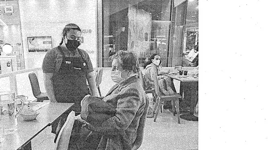La tía Isabel, abandonada en un Vips La tía Isabel, abandonada en un Vips