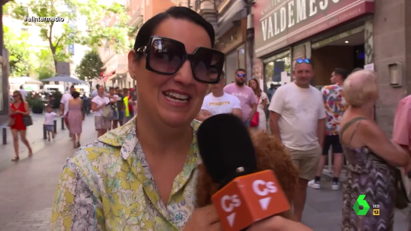 "Sois unos cabrones": la reacción de una mujer ante una broma de El Intermedio en la que fingió votar a Ciudadanos "Sois unos cabrones": la reacción de una mujer ante una broma de El Intermedio en la que fingió votar a Ciudadanos