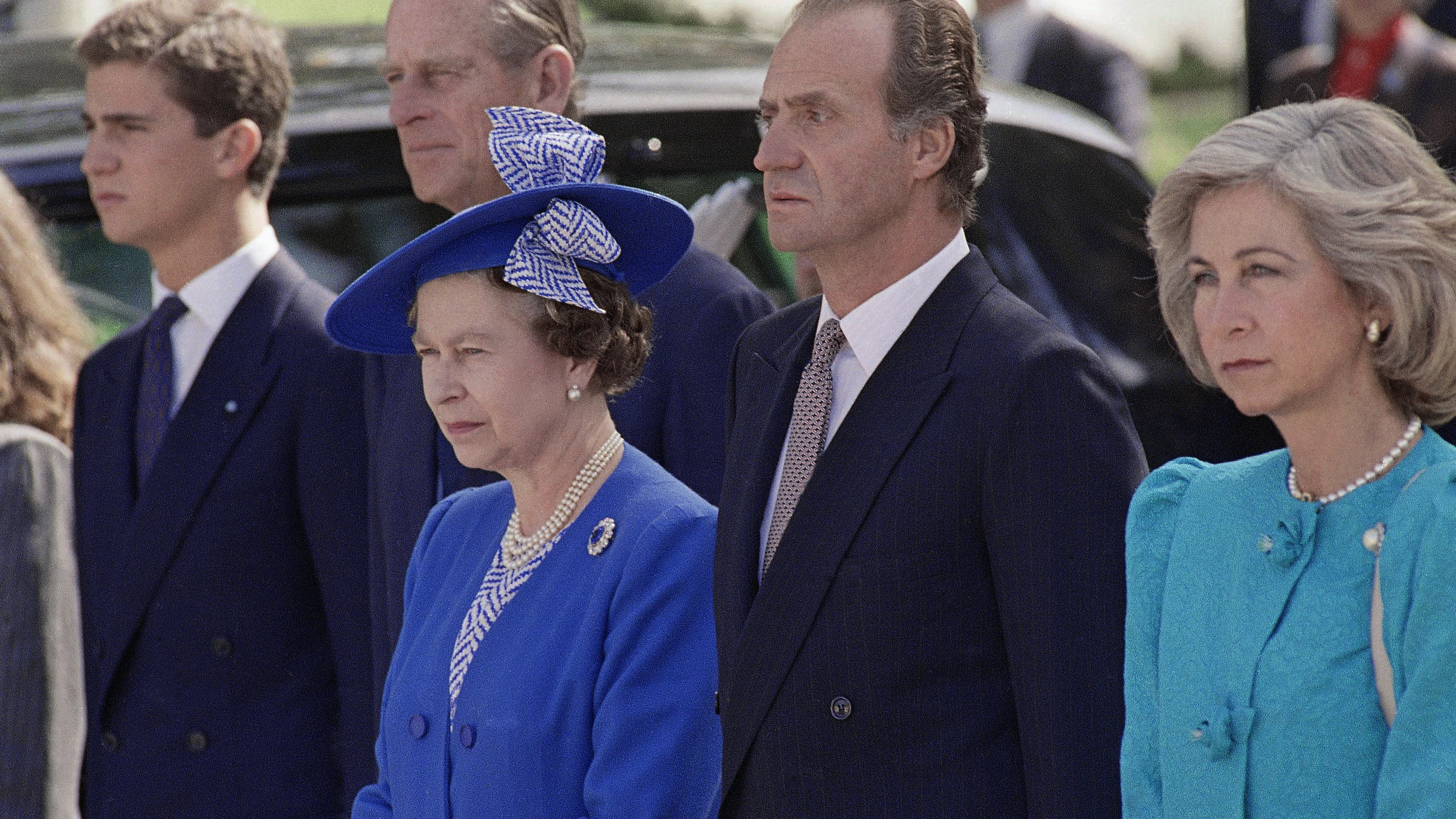 La reina Isabel II y el duque de Edimburgo junto al rey Juan Carlos, doña Sofía y el entonces príncipe Felipe