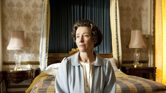 La británica Emma Thompson caracterizada como la reina Isabel II de Inglaterra. La británica Emma Thompson caracterizada como la reina Isabel II de Inglaterra.