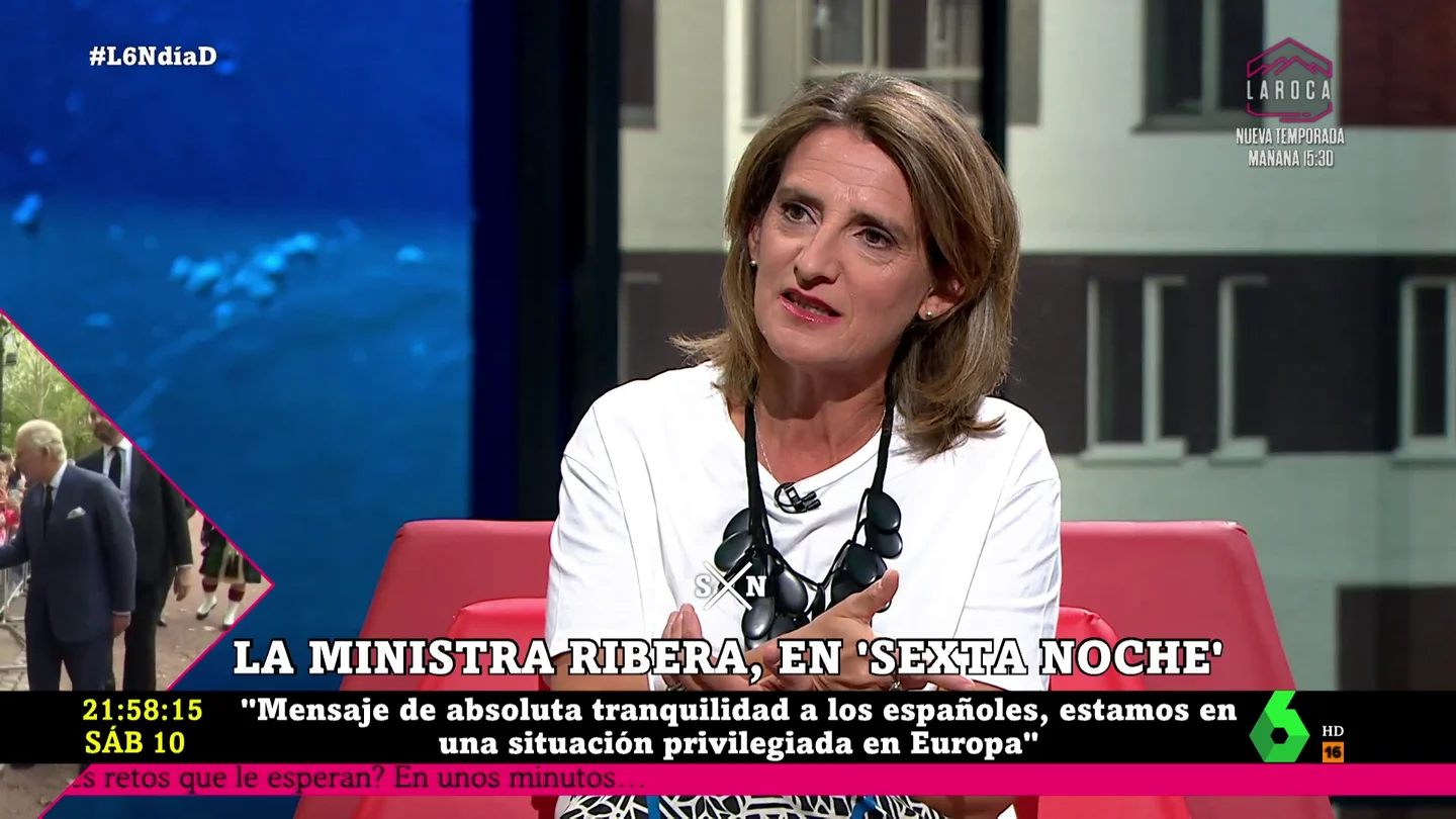 Teresa Ribera niega posibles apagones en invierno por la crisis energética: "Van a tocar el interruptor y se va a encender la luz" Teresa Ribera niega posibles apagones en invierno por la crisis energética: "Van a tocar el interruptor y se va a encender la luz"