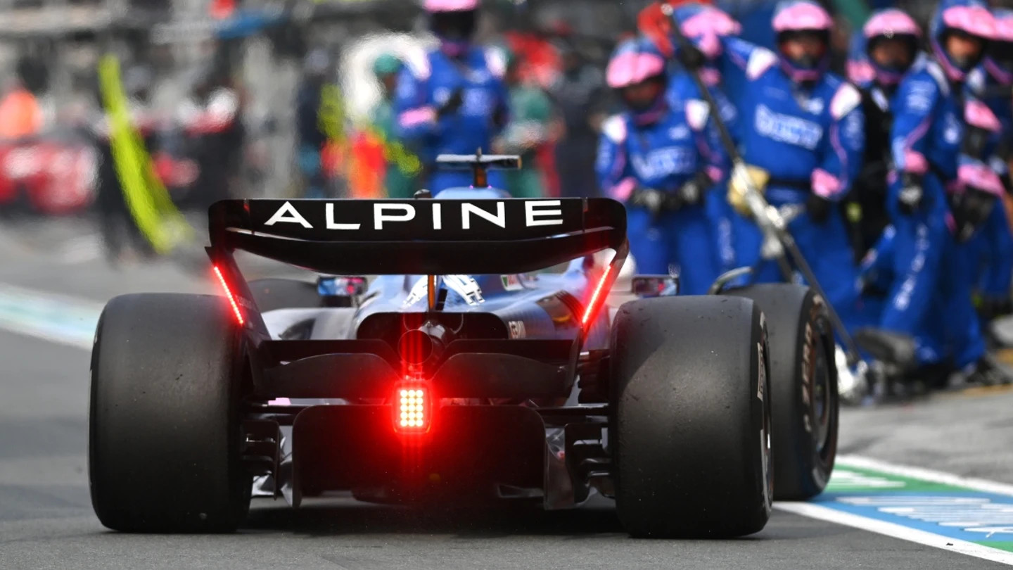 Alonso, rumbo a boxes Alonso, rumbo a boxes