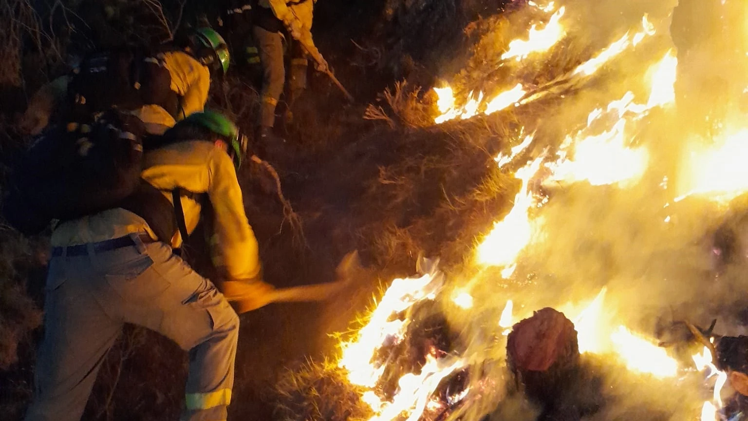 Incendio en Granada: aumentan a 3.000 las hectáreas afectadas