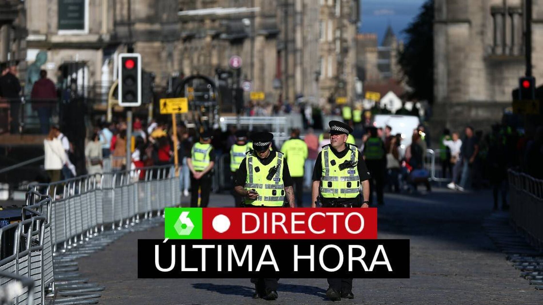 Carlos III e Isabel II Última hora del traslado del féretro con los restos de la reina a Edimburgo, en directo Foto