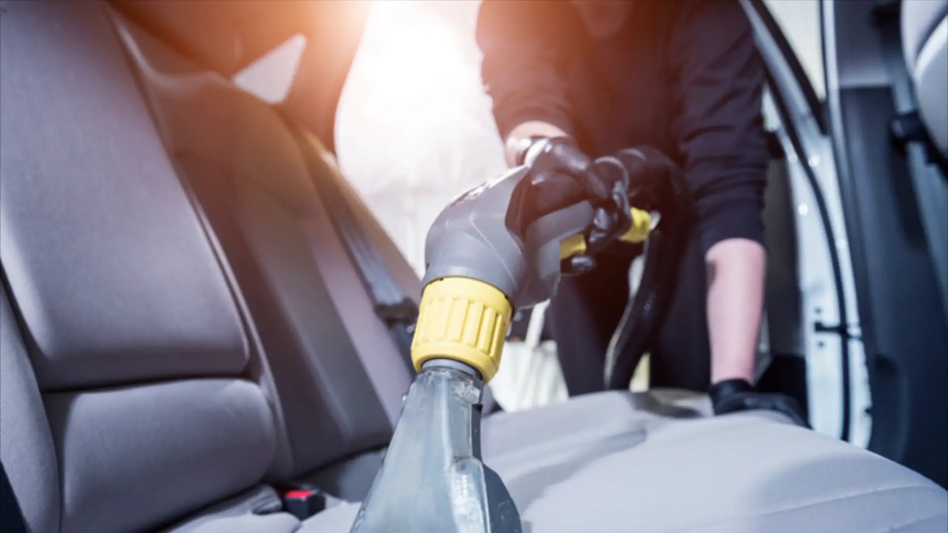 Los cuatro trucos de un forense para eliminar los malos olores de tu coche