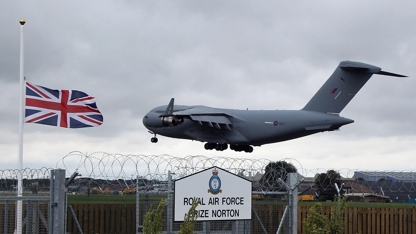 Un Globemaster C-17 llegando a la base de la RAF de Brize Norton en 2011 Un Globemaster C-17 llegando a la base de la RAF de Brize Norton en 2011