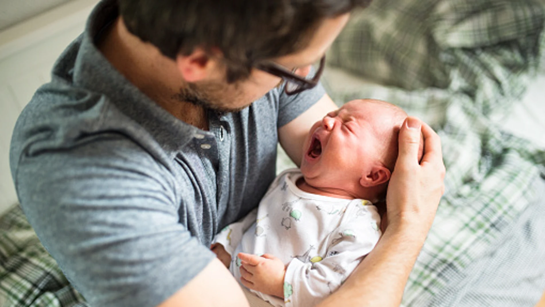 Este es el método más efectivo para calmar el llanto de los bebes por la noche en 10 minutos