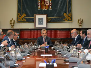 El presidente del CGPJ, Carlos Lesmes, dirige un pleno extraordinario de la institución.