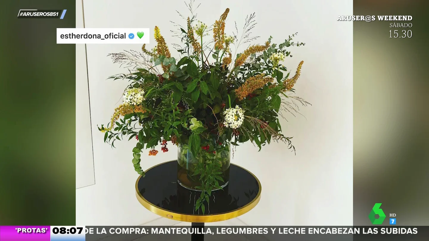 ¿Nuevo interés amoroso a la vista? Esther Doña y el misterio de las flores mustias ¿Nuevo interés amoroso a la vista? Esther Doña y el misterio de las flores mustias