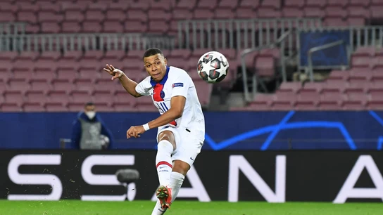Kylian Mbappé en el Camp Nou Kylian Mbappé en el Camp Nou