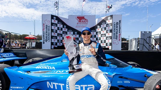 Álex Palou, con su coche de la IndyCar Álex Palou, con su coche de la IndyCar