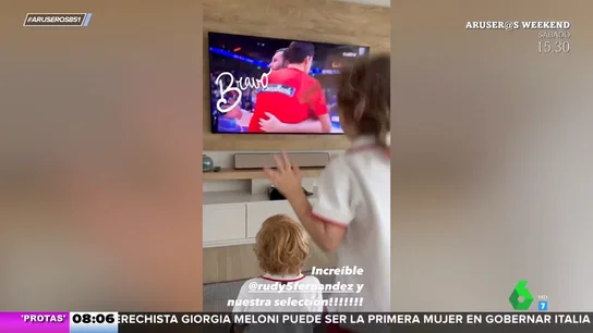 Así celebran los hijos de Rudy Fernández el pase a las semifinales de Eurobasket de la selección española Así celebran los hijos de Rudy Fernández el pase a las semifinales de Eurobasket de la selección española