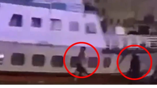 Un hincha, huyendo de un policía en Marsella Un hincha, huyendo de un policía en Marsella