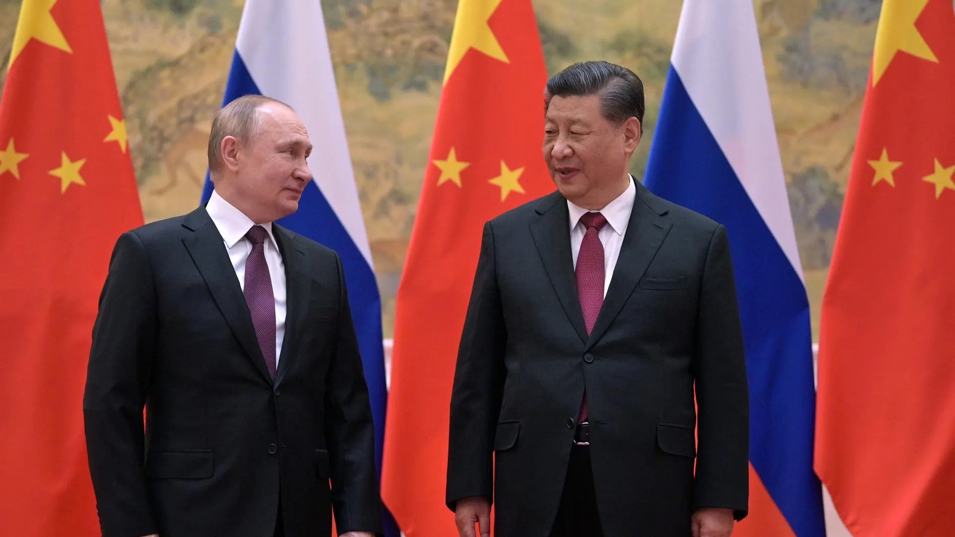 Rusia y China mantienen un encuentro en Samarcanda.