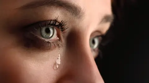 Lágrimas Ojos de mujer con lágrimas