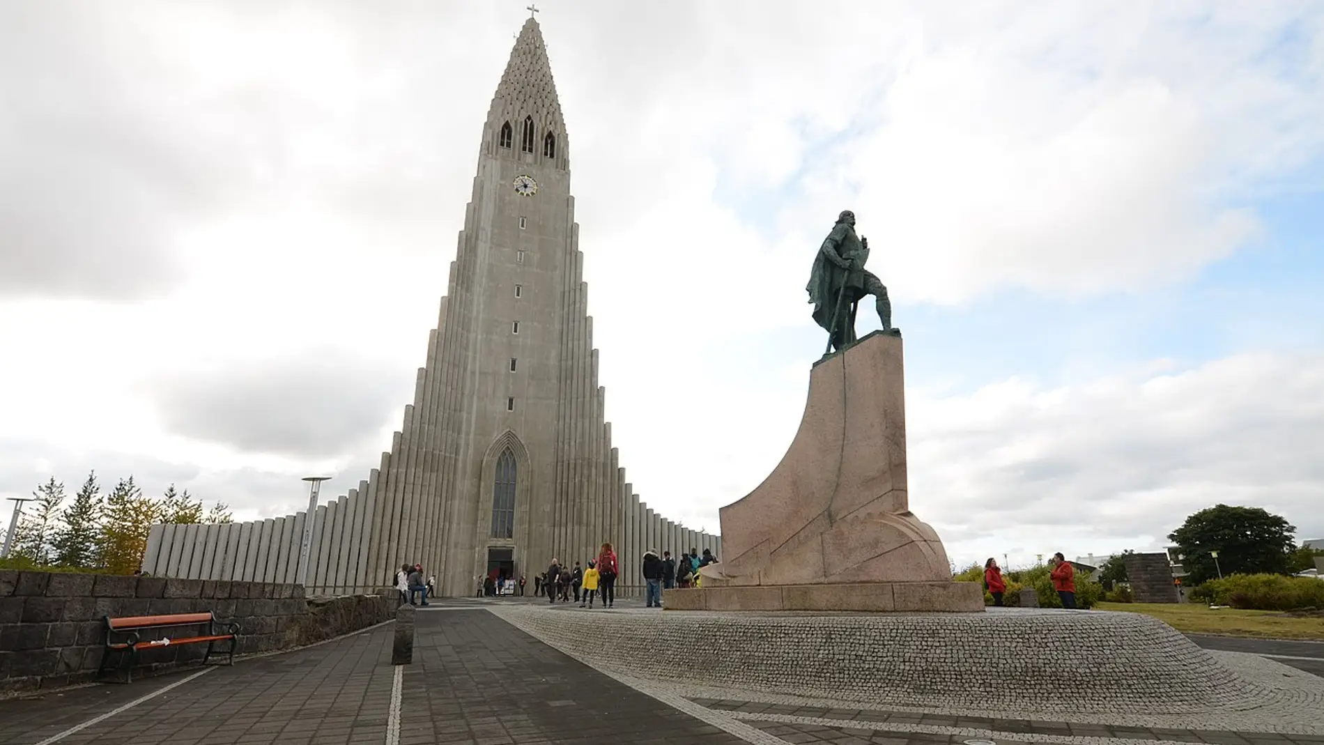 Descubre Hallgrímskirkja, la iglesia de Reikiavik que se ha convertido en un símbolo de la capital de Islandia