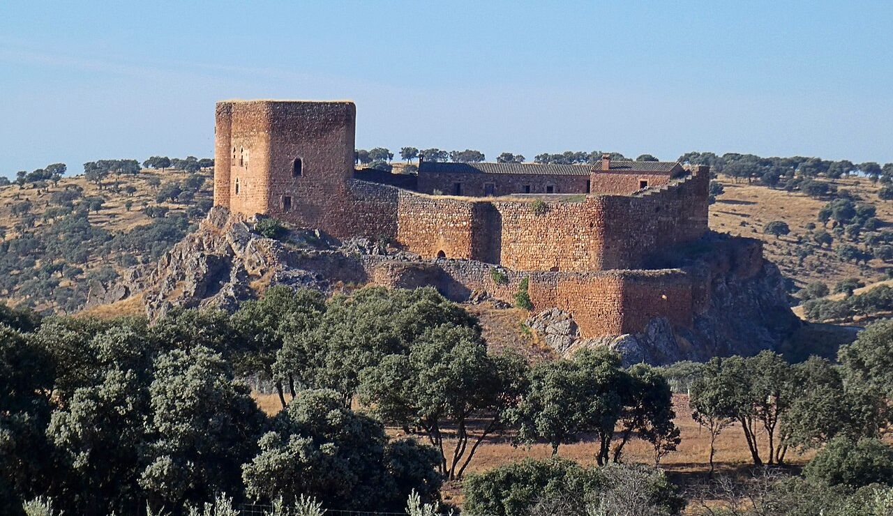 Castillo de Montizón: descubre su sorprendente historia y dónde puedes encontrarlo