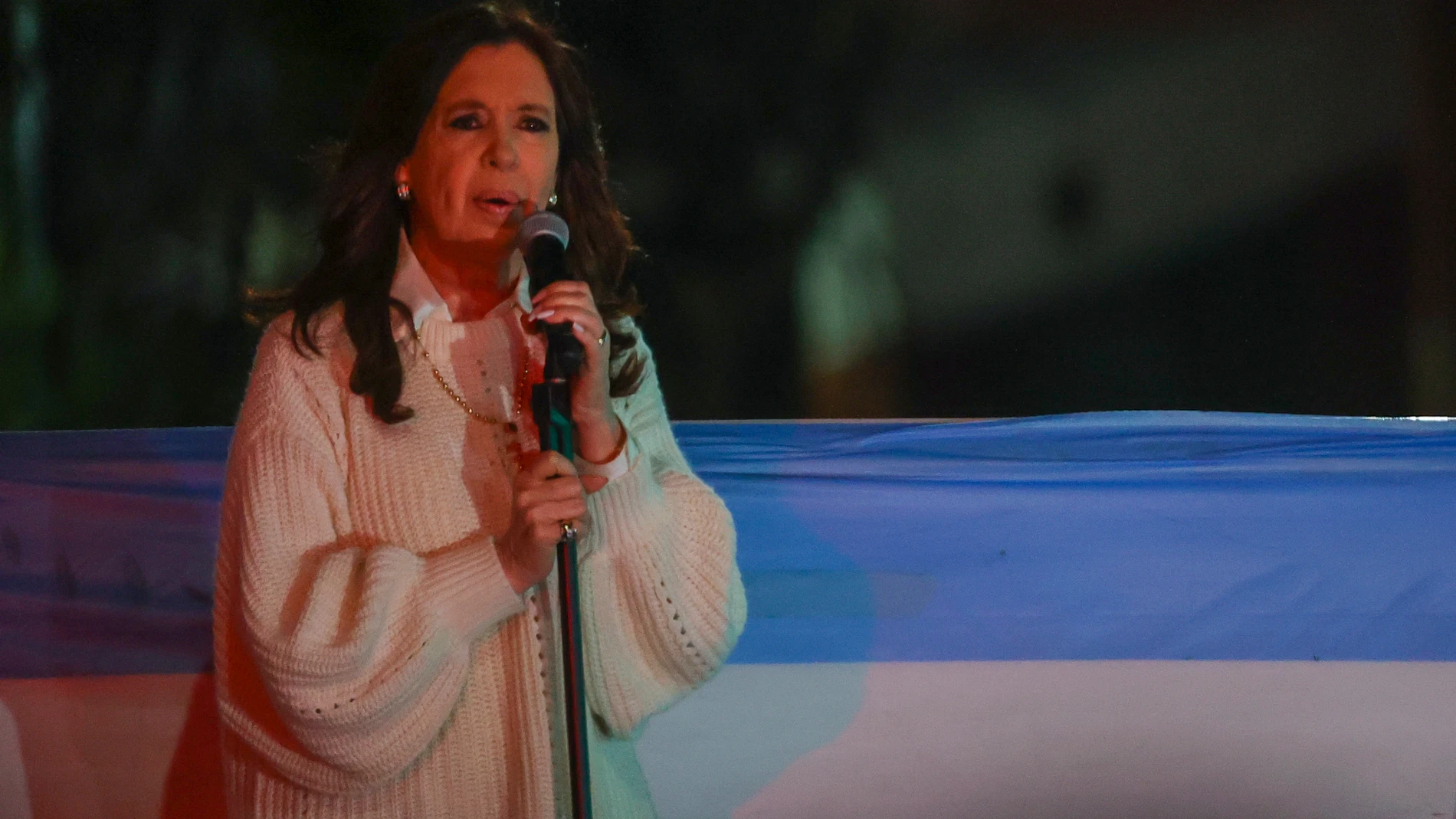 Cristina Fernández de Kirchner, tras su intento de asesinato: &quot;Estoy viva por Dios y la Virgen&quot;