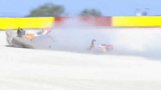 La caída de Marc Márquez en el FP3 La caída de Marc Márquez en el FP3