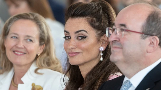 Penélope Cruz se corona como 'la niñas de los ojos del cine español' en San Sebastián Penélope Cruz se corona como 'la niñas de los ojos del cine español' en San Sebastián