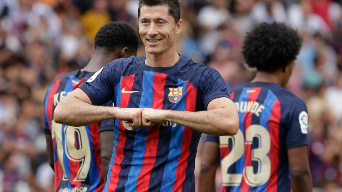 Robert Lewandowski celebra un gol con el Barça