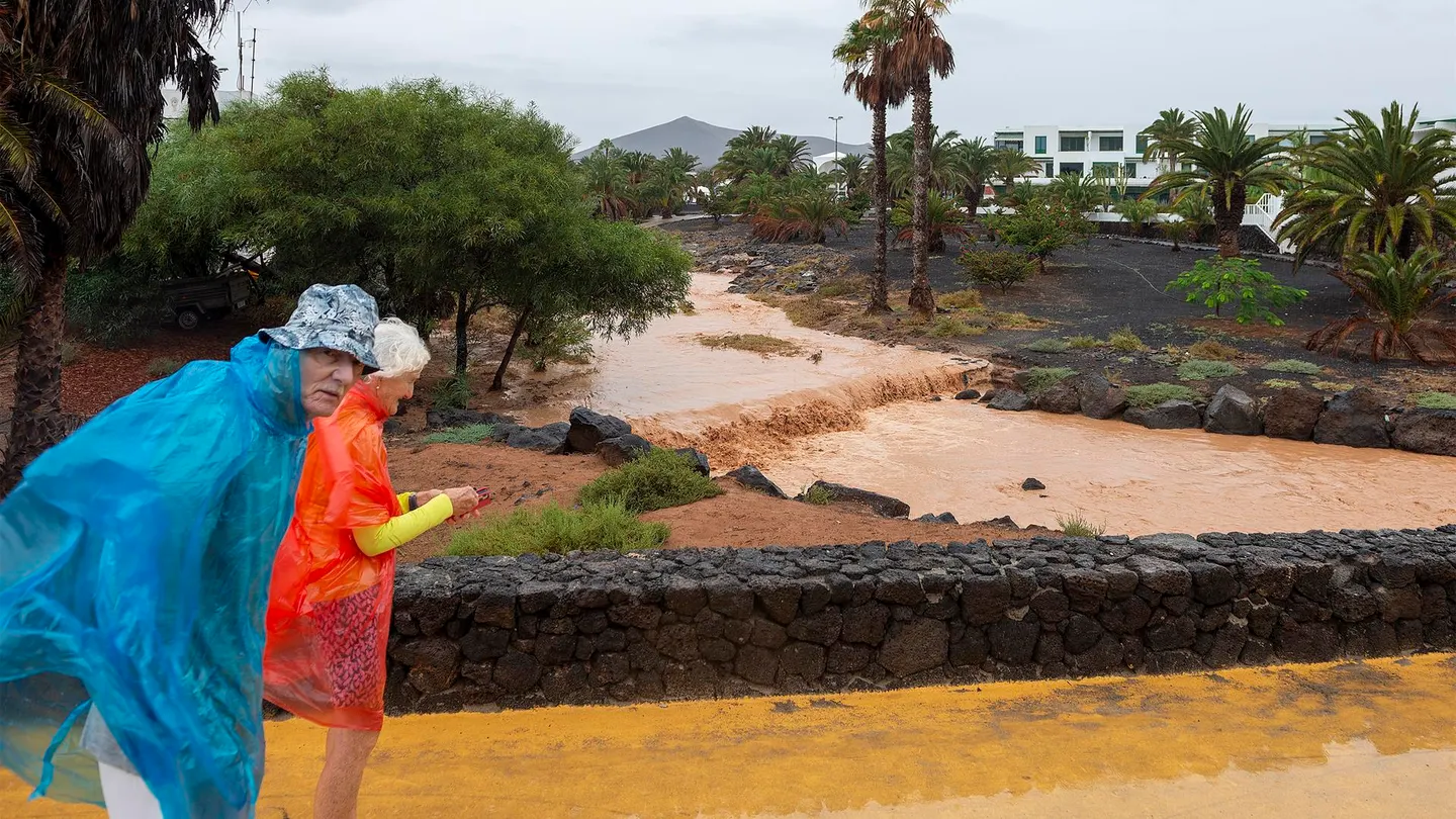 'Hermine' causa estragos en Canarias: inundaciones, cancelaciones de vuelos, vías cortadas y más de 800 incidencias 'Hermine' causa estragos en Canarias: inundaciones, cancelaciones de vuelos, vías cortadas y más de 800 incidencias