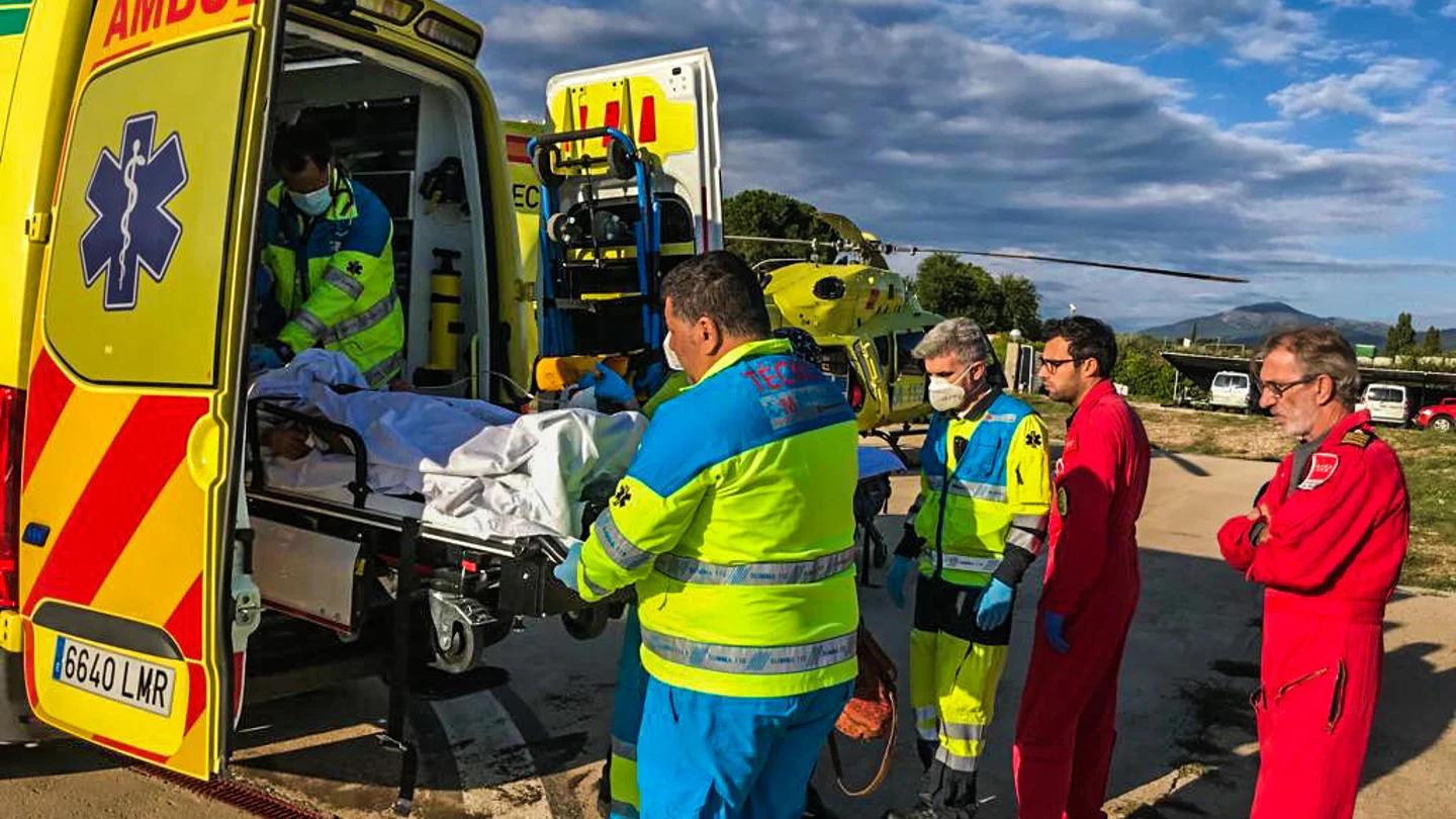 Una mujer en estado grave tras quemarse con una vela mientras dormía Una mujer en estado grave tras quemarse con una vela mientras dormía