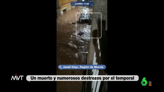 Los estremecedores gritos de desesperación de un hombre arrastrado por la riada en Javalí Viejo, Murcia Los estremecedores gritos de desesperación de un hombre arrastrado por la riada en Javalí Viejo, Murcia