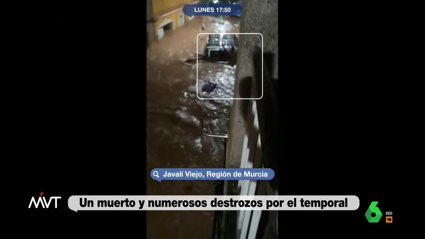 Los estremecedores gritos de desesperación de un hombre arrastrado por la riada en Javalí Viejo, Murcia Los estremecedores gritos de desesperación de un hombre arrastrado por la riada en Javalí Viejo, Murcia