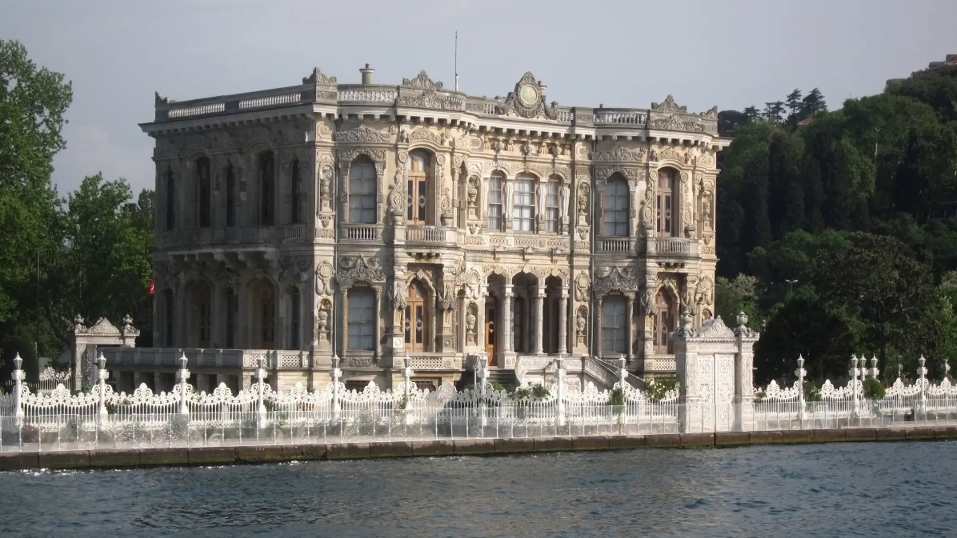 Palacio Kücüksu de Estambul: ¿imaginas por qué tiene tan pocas habitaciones?