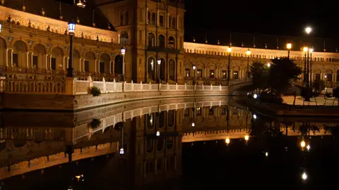 Plaza de España por la noche. Sevilla Plaza de España por la noche. Sevilla