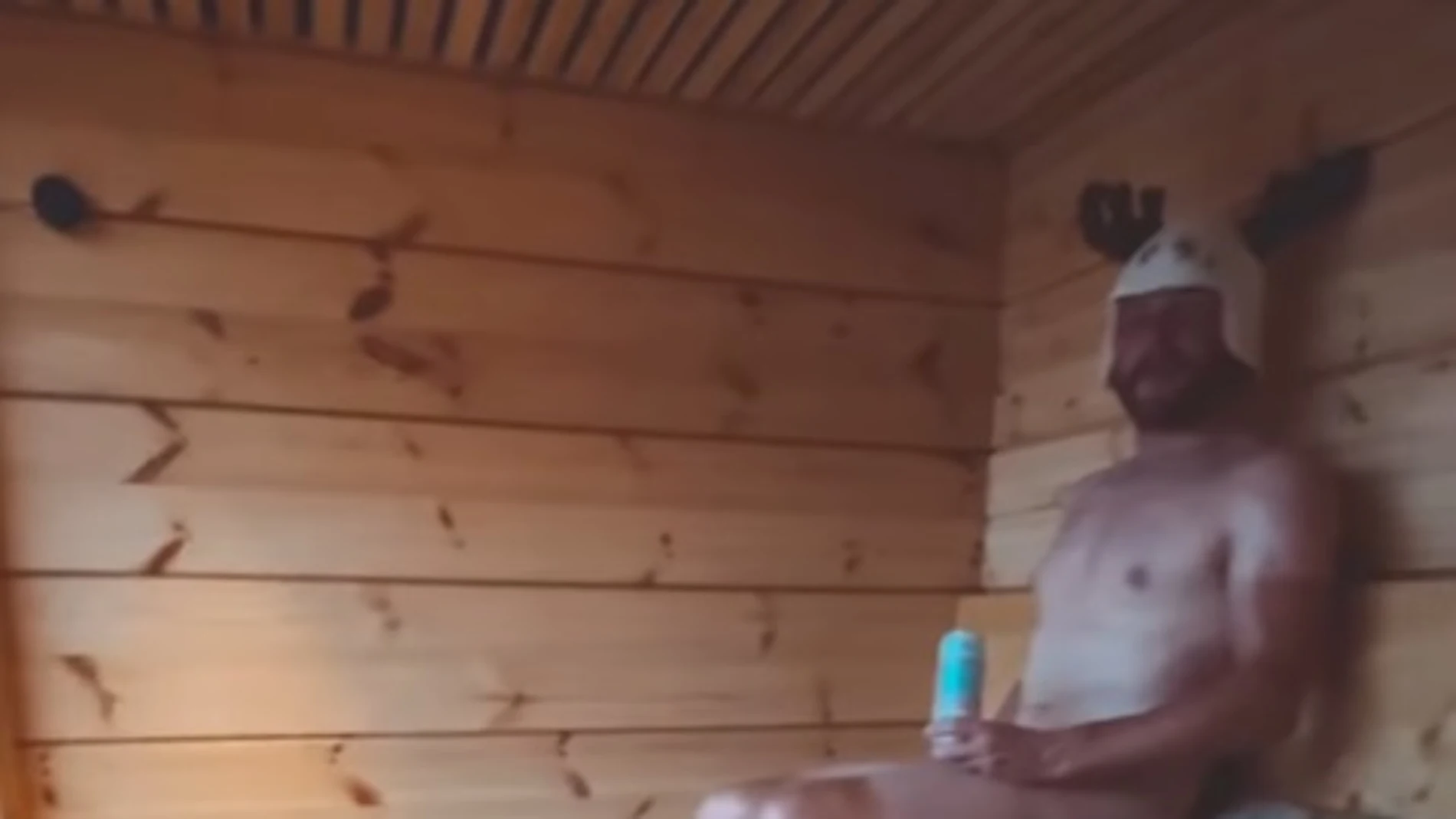 Valtteri Bottas, desnudo en una sauna