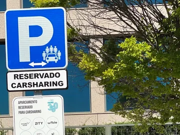 Las etiquetas de la DGT son cuatro Las etiquetas de la DGT son cuatro