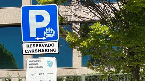 Las etiquetas de la DGT son cuatro Las etiquetas de la DGT son cuatro