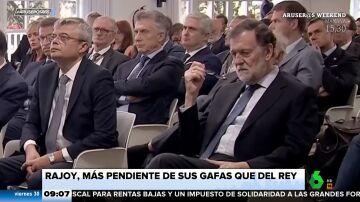 El cómico momento protagonizado por Rajoy y sus gafas durante un discurso de Felipe VI
