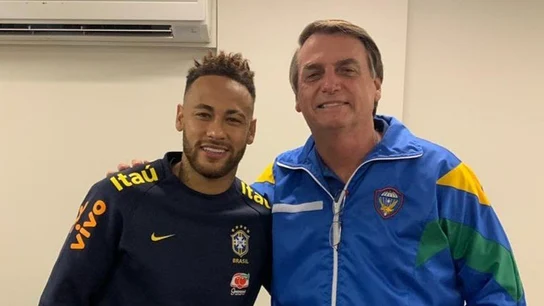 Neymar junto a Bolsonaro Neymar junto a Bolsonaro