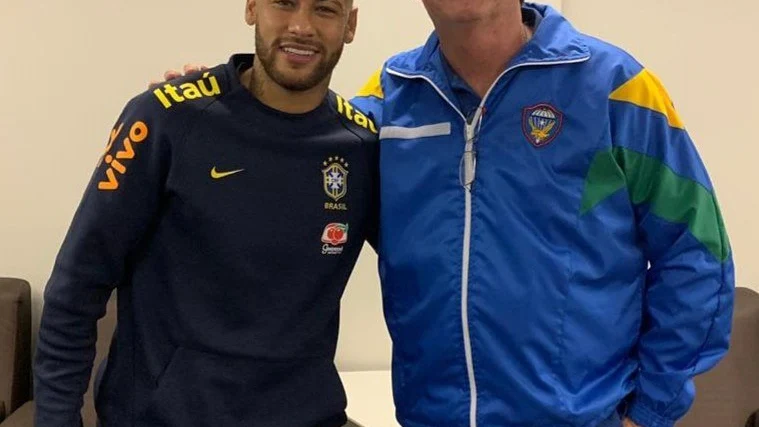 Neymar junto a Bolsonaro