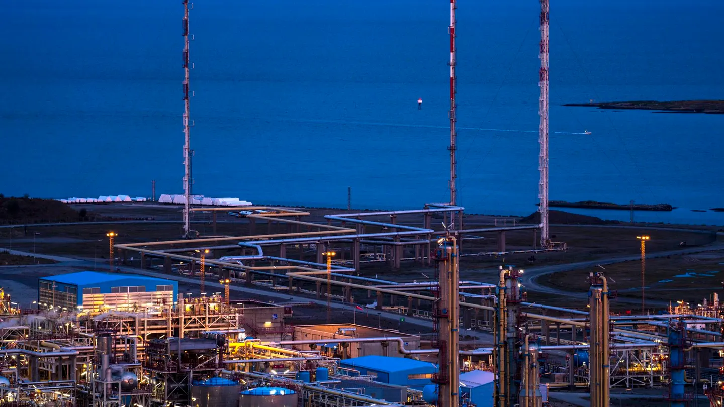 Imagen de una planta de procesamiento de gas. Imagen de una planta de procesamiento de gas.