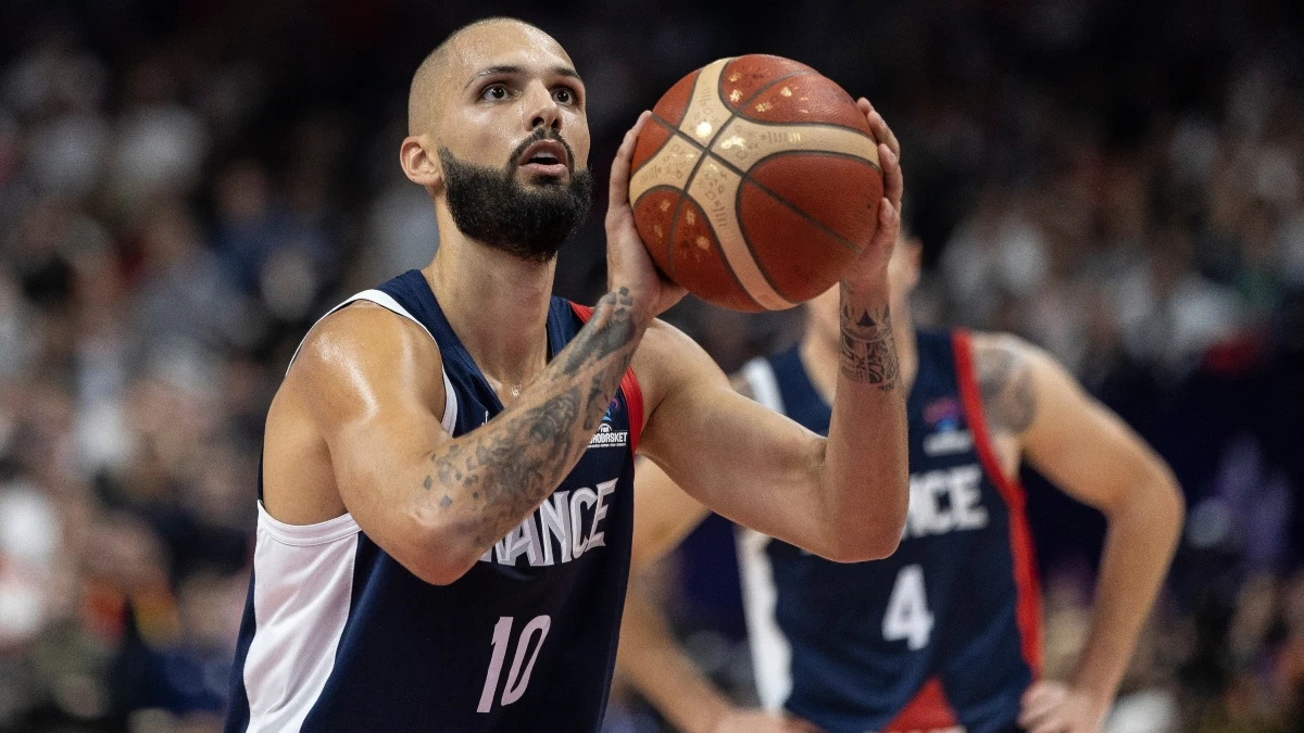 Evan Fournier, con Francia