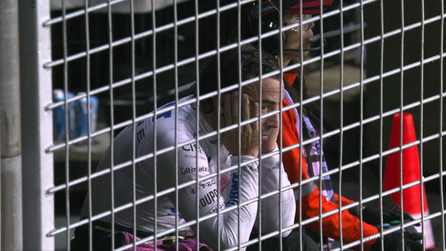 Fernando Alonso, tras abandonar en Singapur Fernando Alonso, tras abandonar en Singapur