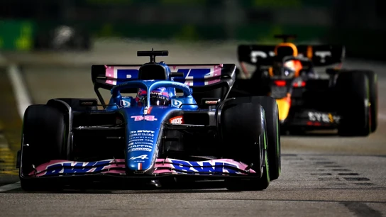 Fernando Alonso, en su defensa ante Verstappen Fernando Alonso, en su defensa ante Verstappen