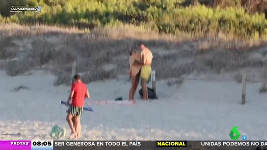Iñaki Urdangarin y Ainhoa Armentia desatan su pasión en Formentera: el vídeo del momento Iñaki Urdangarin y Ainhoa Armentia desatan su pasión en Formentera: el vídeo del momento