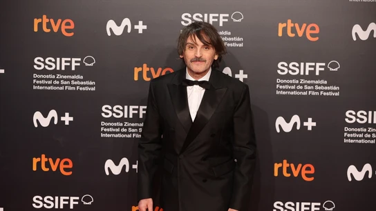 Fernando Tejero pide disculpas y abandona Twitter tras llamar "amargada" a una usuaria que criticó su última película Fernando Tejero pide disculpas y abandona Twitter tras llamar "amargada" a una usuaria que criticó su última película